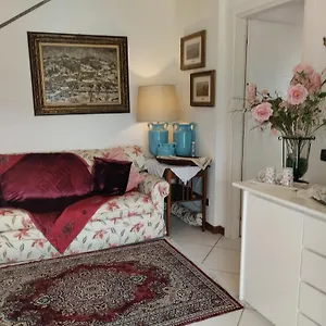 Bed & Breakfast Tosca House 2, Varenna